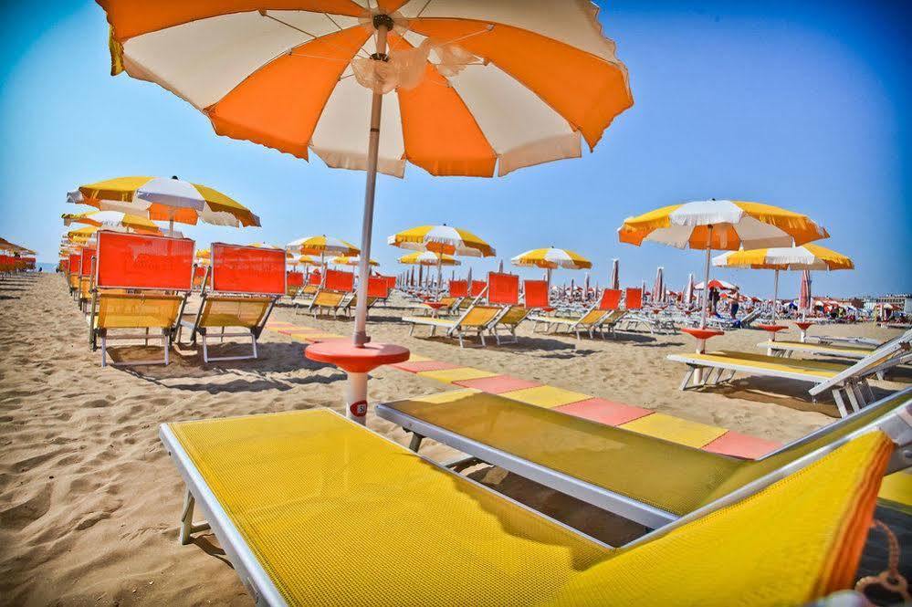 Hotel Pasha Lignano Sabbiadoro Exterior photo
