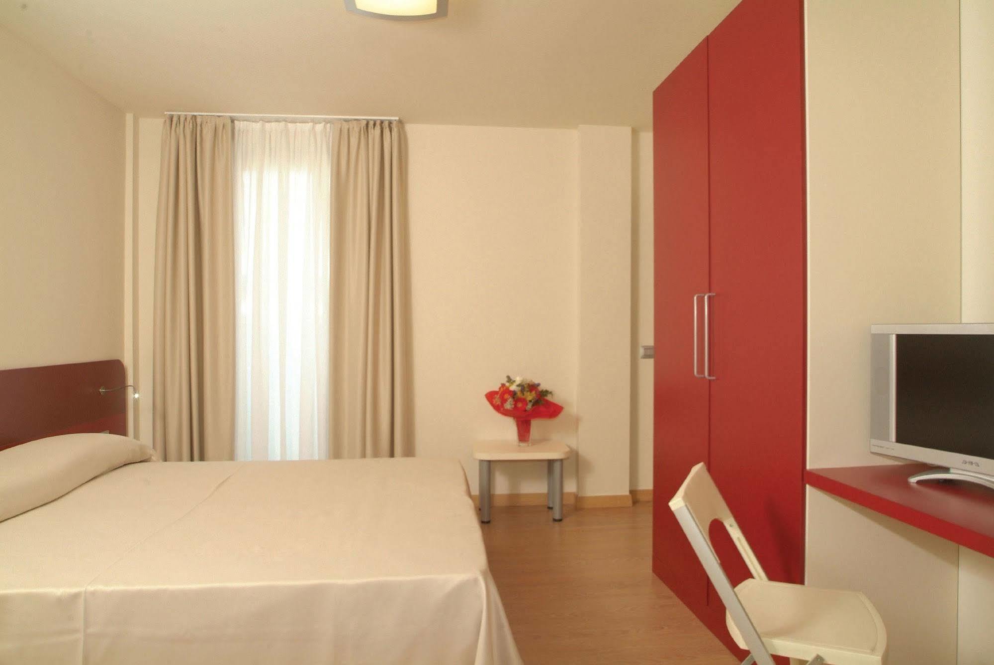 Hotel Pasha Lignano Sabbiadoro Exterior photo